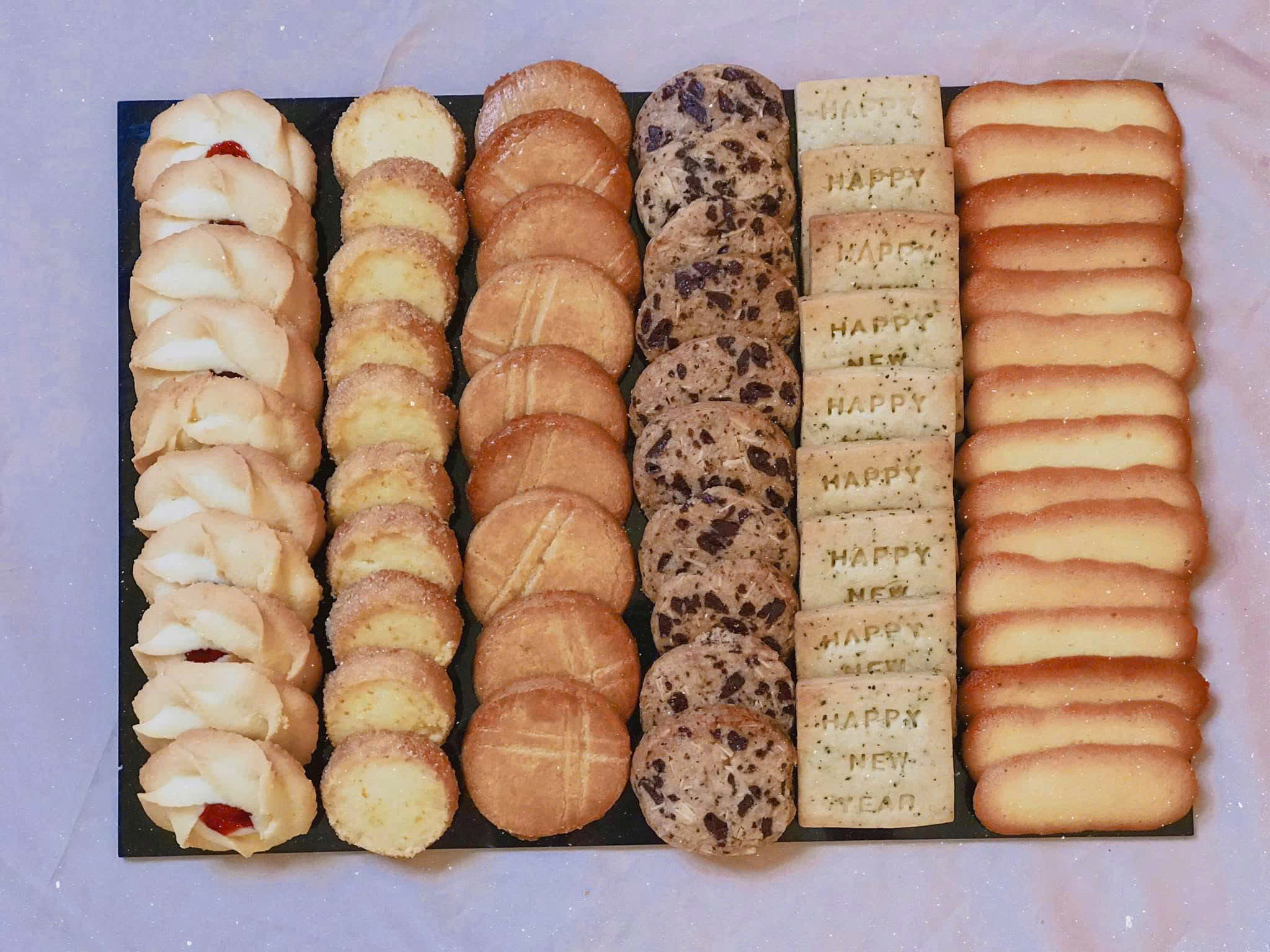 Khay bánh quy Tết nhiều hương vị